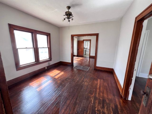 1915 S TOPEKA AVENUE, Wichita, KS 67211
