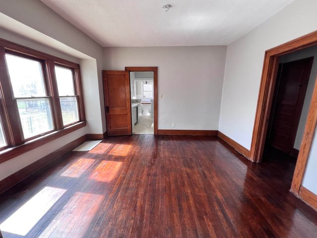 1915 S TOPEKA AVENUE, Wichita, KS 67211