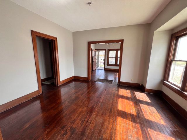 1915 S TOPEKA AVENUE, Wichita, KS 67211