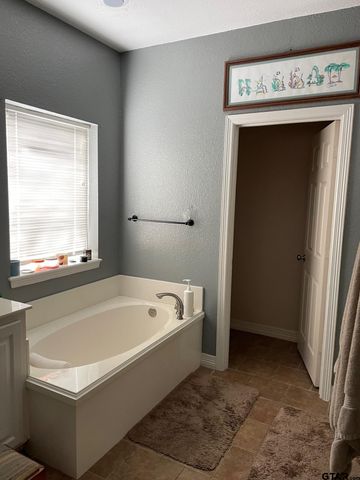 2136 Haverhill, Tyler, TX 75707