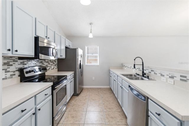 2225 SANDRIDGE CIRCLE, Eustis, FL 32726