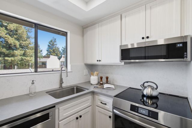 2201 Monroe Street 1004, Santa Clara, CA 95050