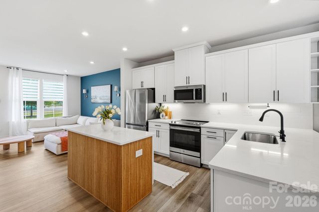 1063 Simcoe Lane, Charlotte, NC 28217