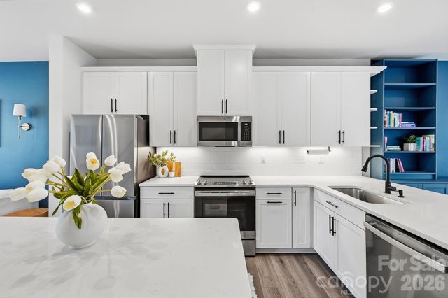 1063 Simcoe Lane, Charlotte, NC 28217