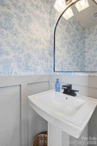 1063 Simcoe Lane, Charlotte, NC 28217