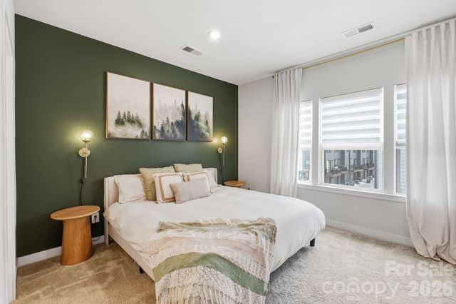 1063 Simcoe Lane, Charlotte, NC 28217
