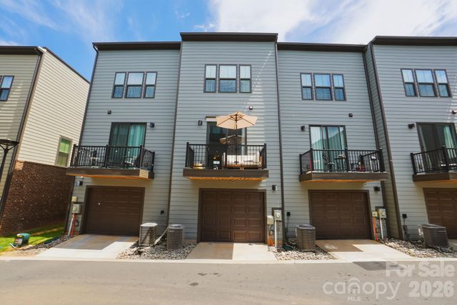 1063 Simcoe Lane, Charlotte, NC 28217