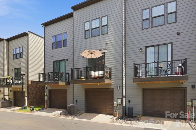 1063 Simcoe Lane, Charlotte, NC 28217
