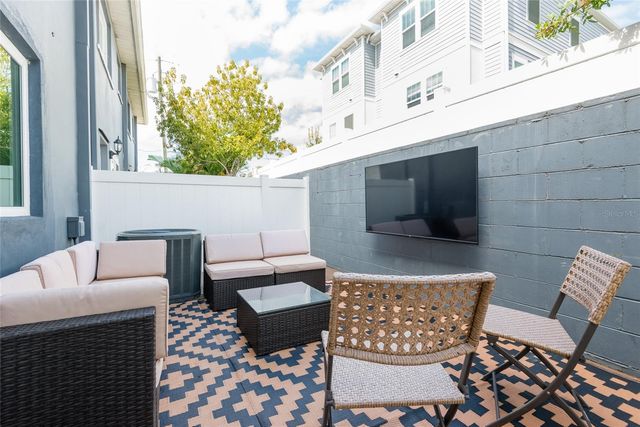 216 S TAMPANIA AVENUE, Tampa, FL 33609