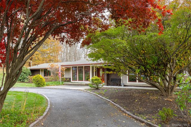 22 Country Club Road, Hopewell Junction, NY 12533