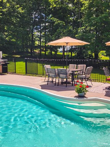 22 Country Club Road, Hopewell Junction, NY 12533