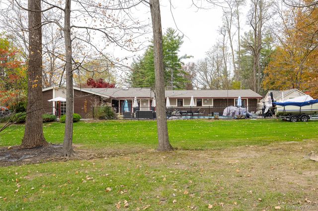 22 Country Club Road, Hopewell Junction, NY 12533