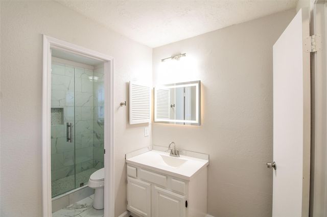 1611 Pecan Hollow Street, Pearland, TX 77581