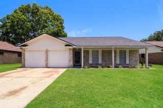 1611 Pecan Hollow Street, Pearland, TX 77581