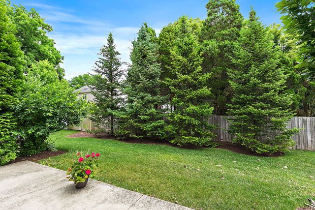 4275 Fiona Lane, Lisle, IL 60532