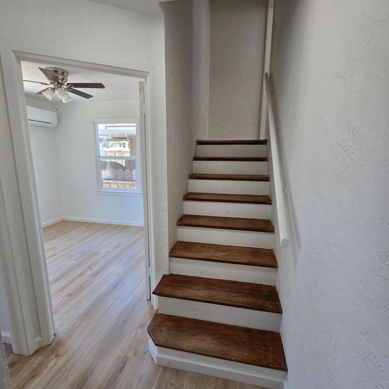 Image 11 of property listing at 322 E Kearney Boulevard, Fresno, CA 93706