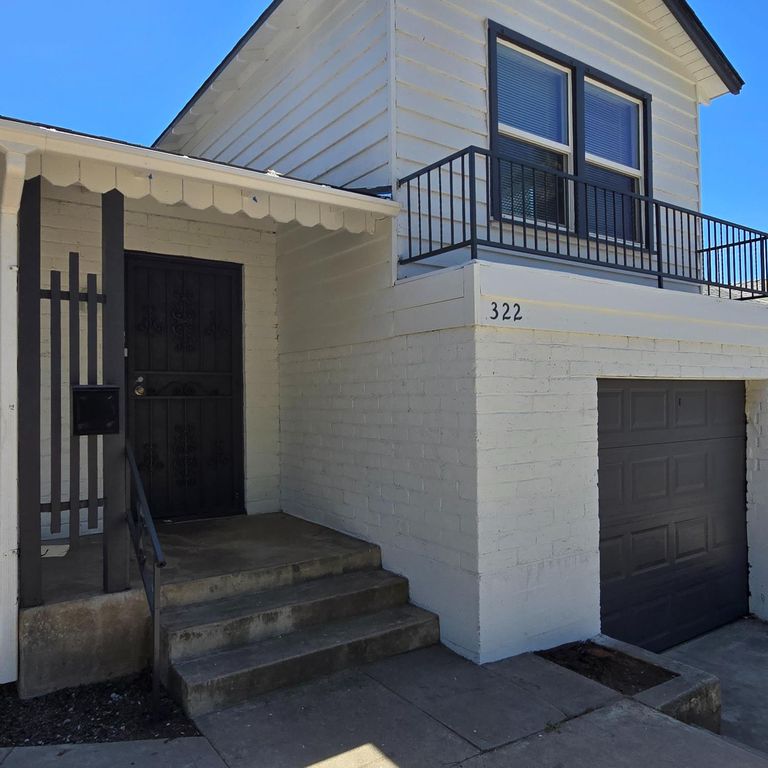 Image 2 of property listing at 322 E Kearney Boulevard, Fresno, CA 93706