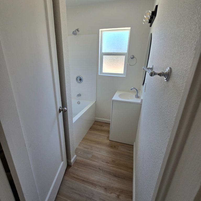 Image 9 of property listing at 322 E Kearney Boulevard, Fresno, CA 93706