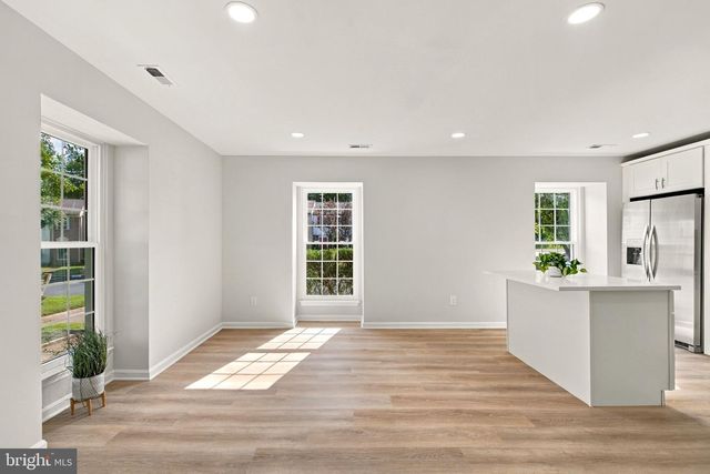 6073 TRIDENT LN, Woodbridge, VA 22193