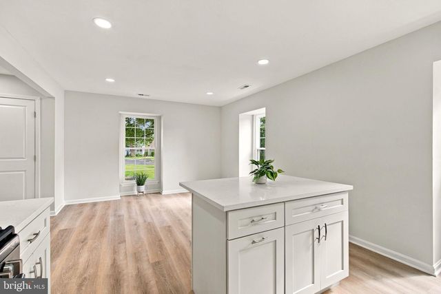 6073 TRIDENT LN, Woodbridge, VA 22193