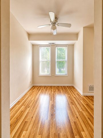2208 Country Club Drive 26, Woodridge, IL 60517