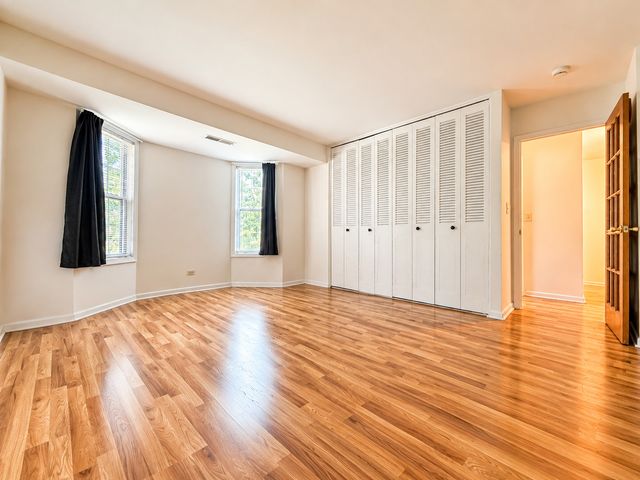 2208 Country Club Drive 26, Woodridge, IL 60517