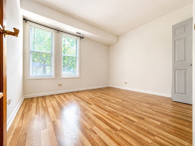 2208 Country Club Drive 26, Woodridge, IL 60517