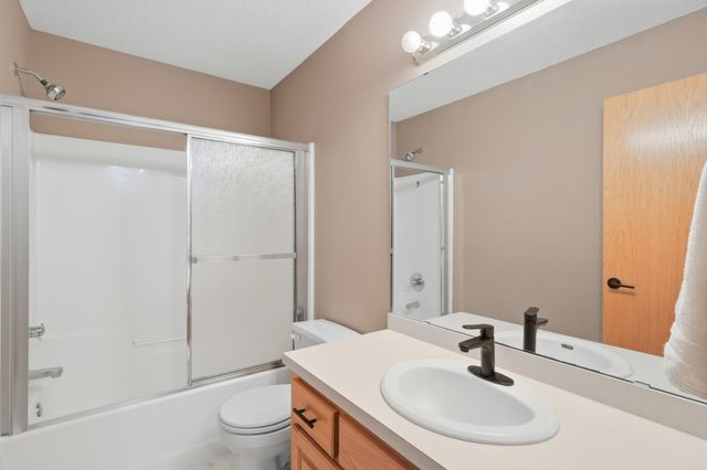 22630 Janero Avenue, Forest Lake, MN 55025