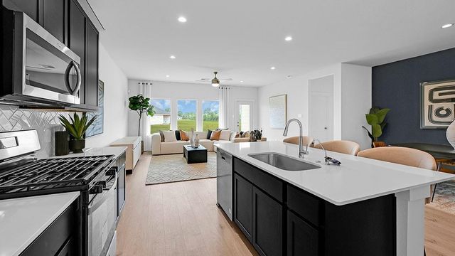 1323 Isola Bella Drive, Richmond, TX 77406