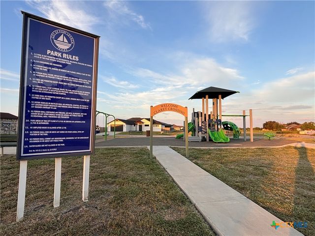 318 Cardinal Dr, Port Lavaca, TX 77979