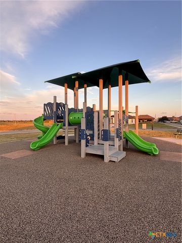 318 Cardinal Dr, Port Lavaca, TX 77979