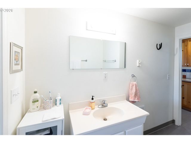 56 JENNINGS Rd, Trout Lake, WA 98650