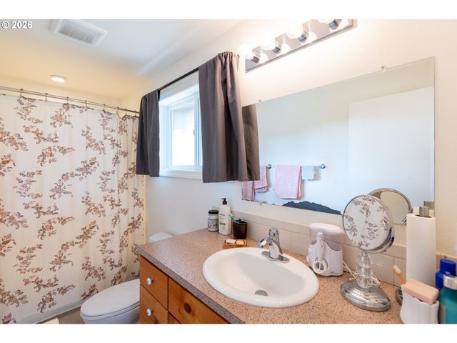 56 JENNINGS Rd, Trout Lake, WA 98650