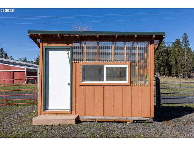 56 JENNINGS Rd, Trout Lake, WA 98650