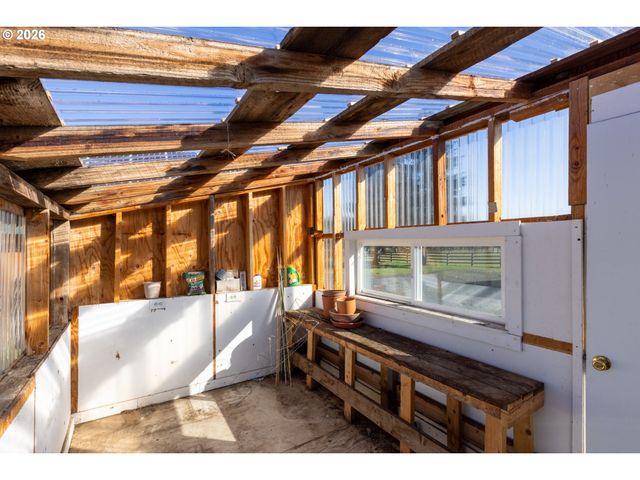 56 JENNINGS Rd, Trout Lake, WA 98650