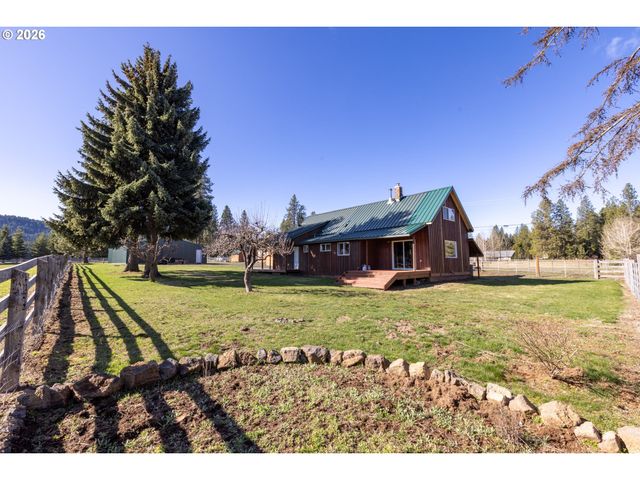 56 JENNINGS Rd, Trout Lake, WA 98650