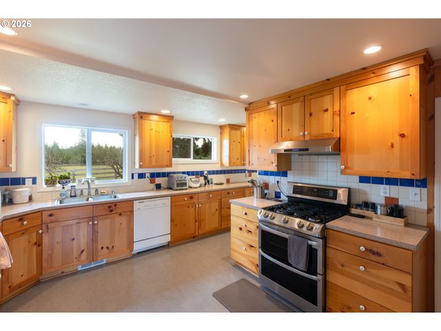 56 JENNINGS Rd, Trout Lake, WA 98650