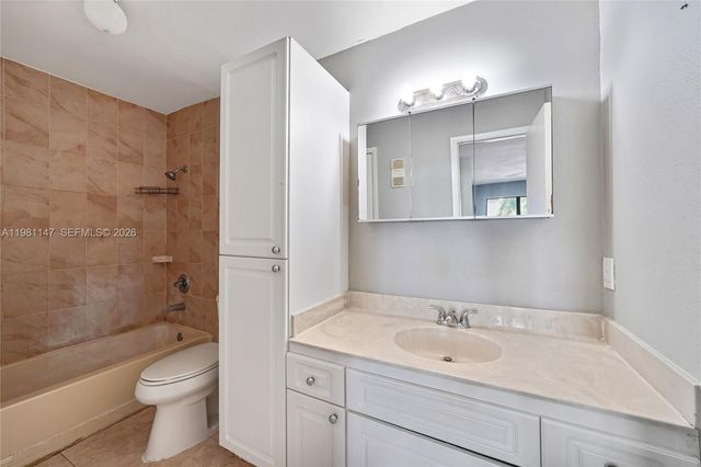 4092 N Pine Island Rd 206, Sunrise, FL 33351