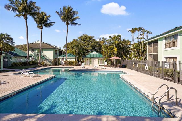 4092 N Pine Island Rd 206, Sunrise, FL 33351