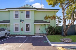 4092 N Pine Island Rd 206, Sunrise, FL 33351
