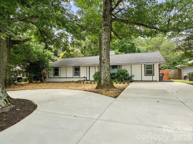 2000 Tyvola Road, Charlotte, NC 28210