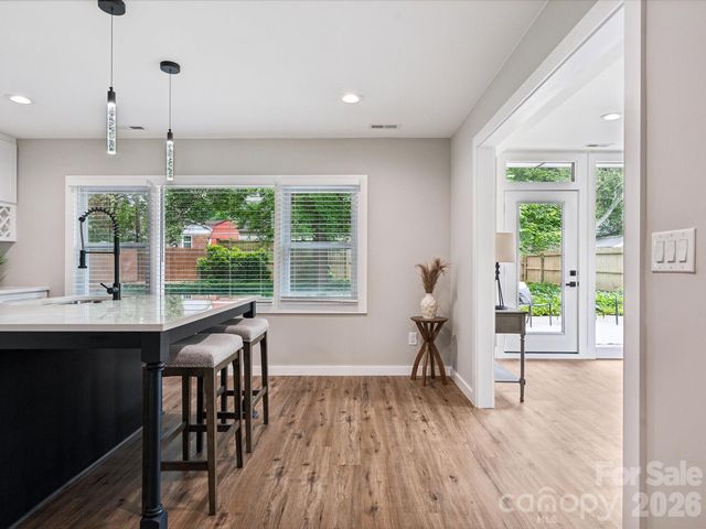 2000 Tyvola Road, Charlotte, NC 28210