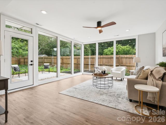 2000 Tyvola Road, Charlotte, NC 28210