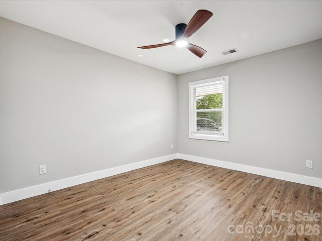 2000 Tyvola Road, Charlotte, NC 28210