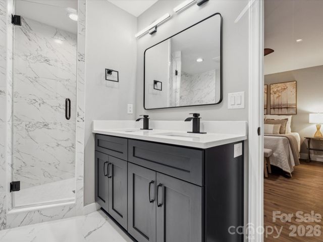 2000 Tyvola Road, Charlotte, NC 28210