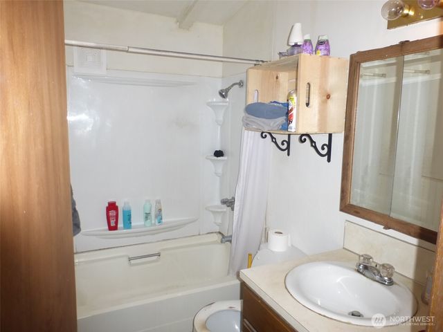 22 Swal:lech Lane, Lopez Island, WA 98261