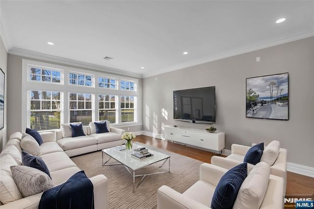 106 Koch Lane, Old Tappan, NJ 07675