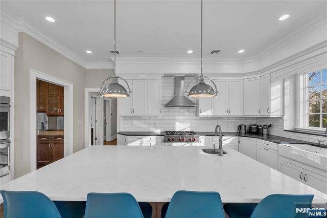 106 Koch Lane, Old Tappan, NJ 07675