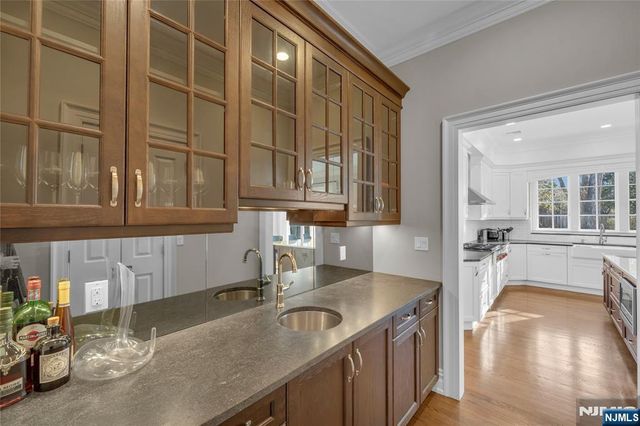 106 Koch Lane, Old Tappan, NJ 07675
