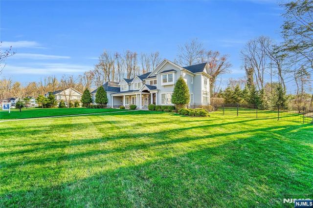 106 Koch Lane, Old Tappan, NJ 07675